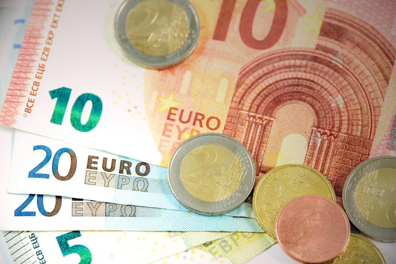 Курс евро обновил исторический минимум 2020 года