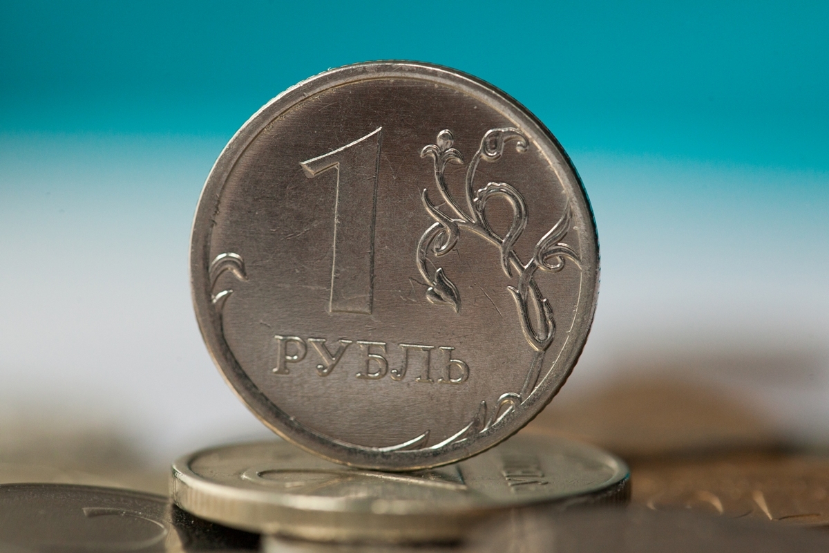Васильев: укрепление рубля обусловлено разницей между экспортом и импортом в России