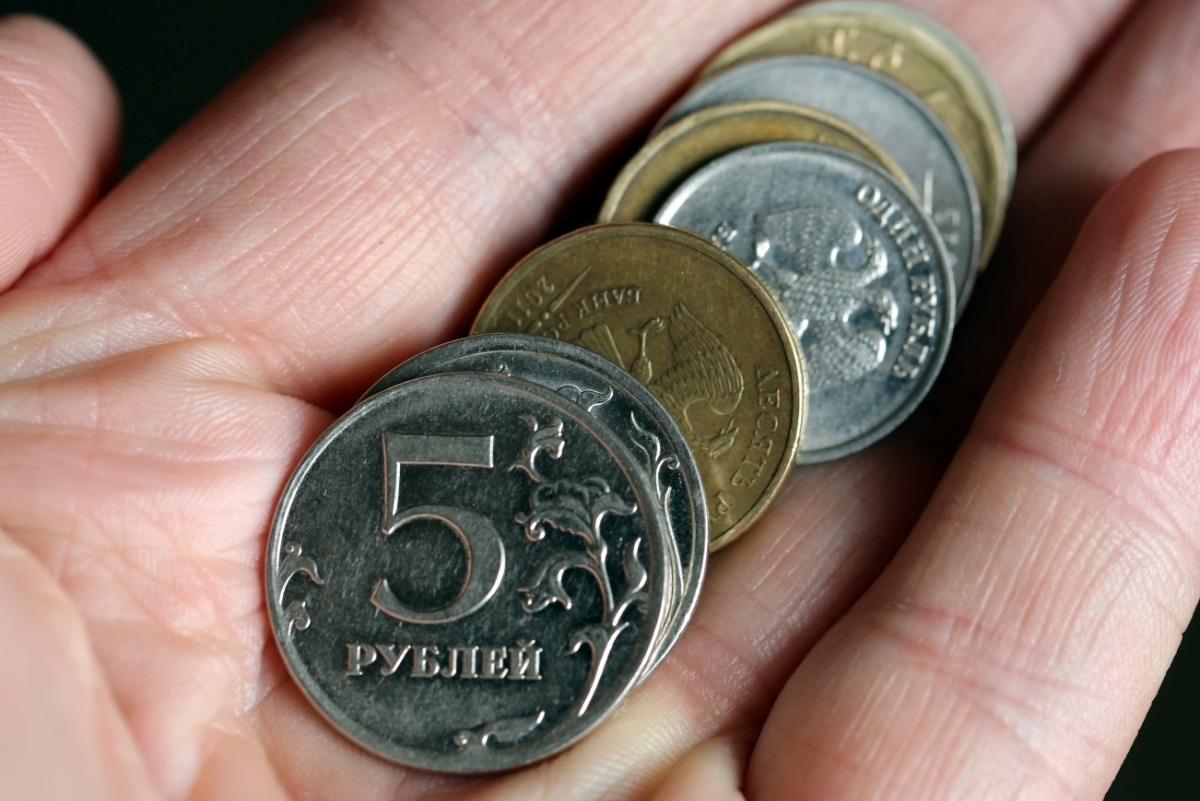 Нумизмат Молотилкин рекомендовал хранить пятирублевые монеты РФ для перепродажи через 100 лет