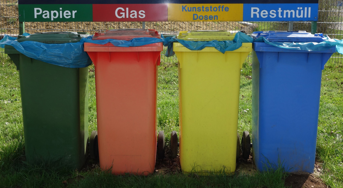 На приобретение мусорных контейнеров Новосибирская область получит 18 млн федеральных денег