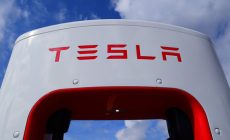Tesla увольняет 500 сотрудников подразделения зарядных станций