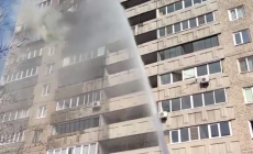 В Челябинской области 20 человек эвакуировали из-за горящего балкона