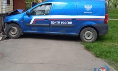 В Челябинске водитель врезался в дом