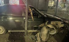 В Челябинске легковушка сбила женщину и влетела в остановку